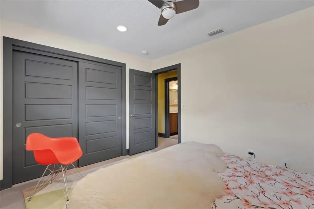 2634 COLLINS AVENUE Lakeland, FL 33803