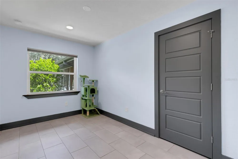 2634 COLLINS AVENUE Lakeland, FL 33803