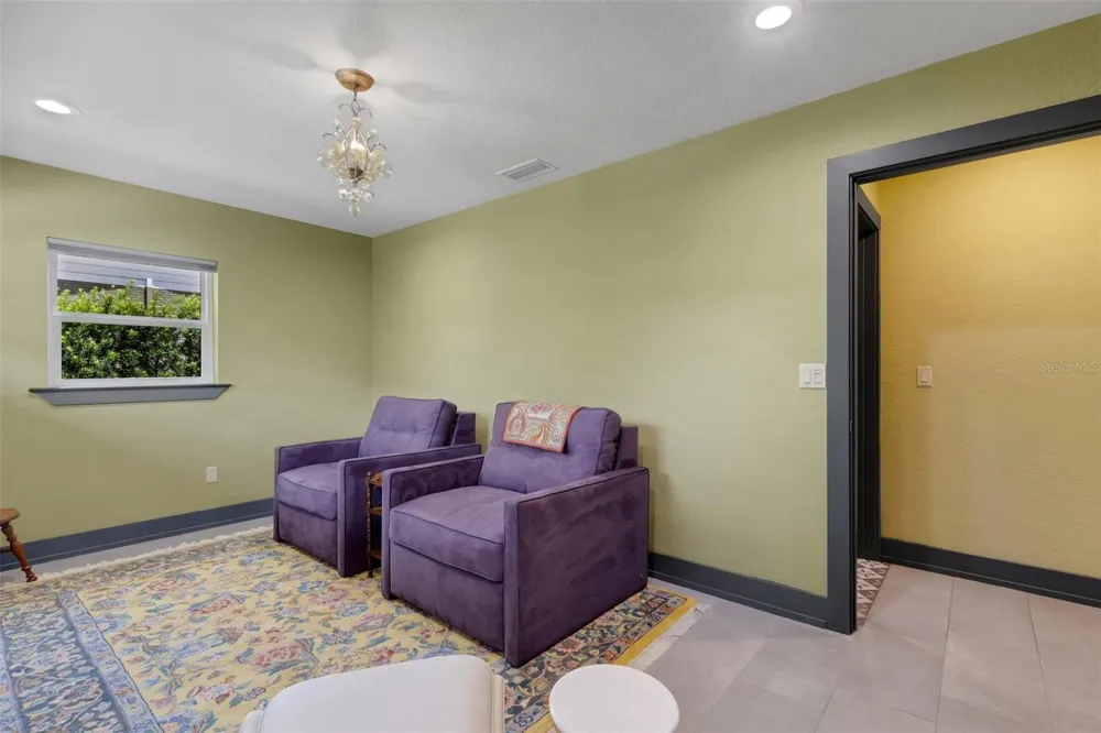 2634 COLLINS AVENUE Lakeland, FL 33803