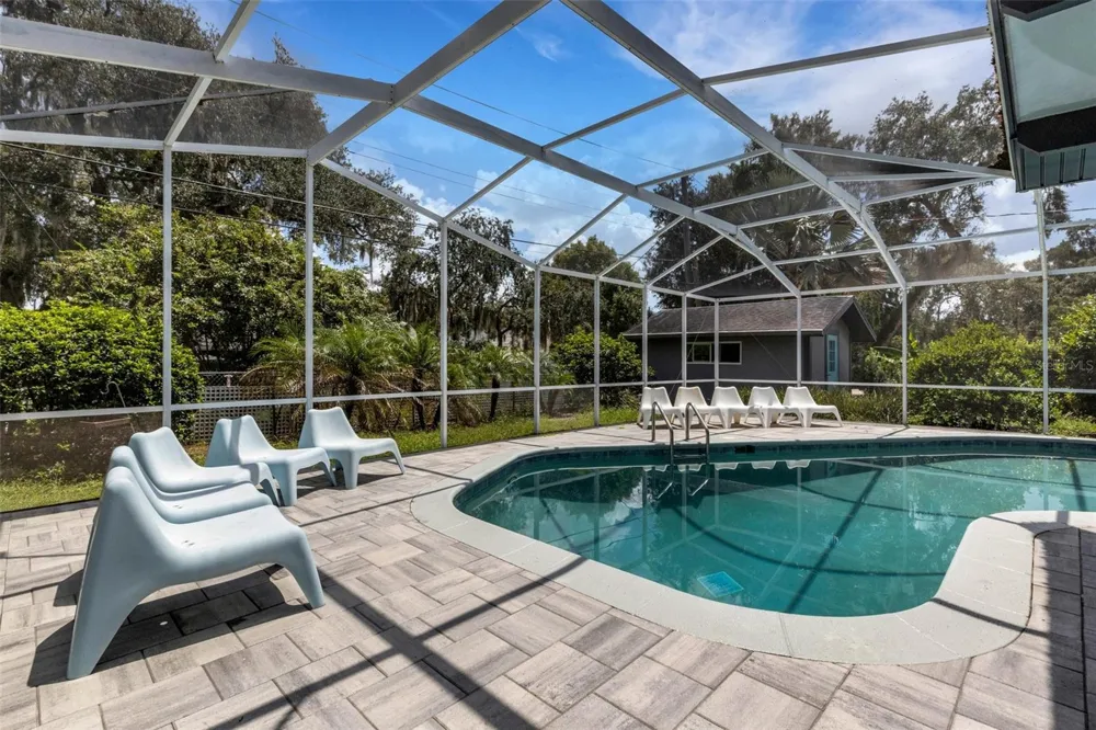 2634 COLLINS AVENUE Lakeland, FL 33803