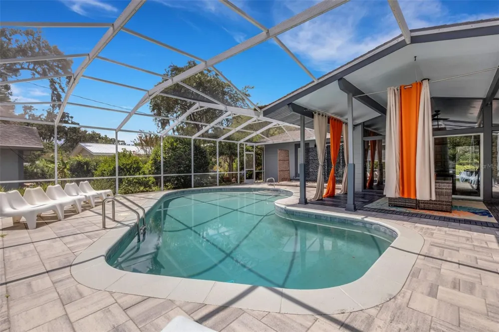 2634 COLLINS AVENUE Lakeland, FL 33803