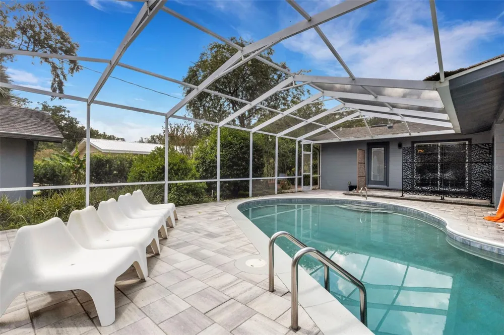2634 COLLINS AVENUE Lakeland, FL 33803
