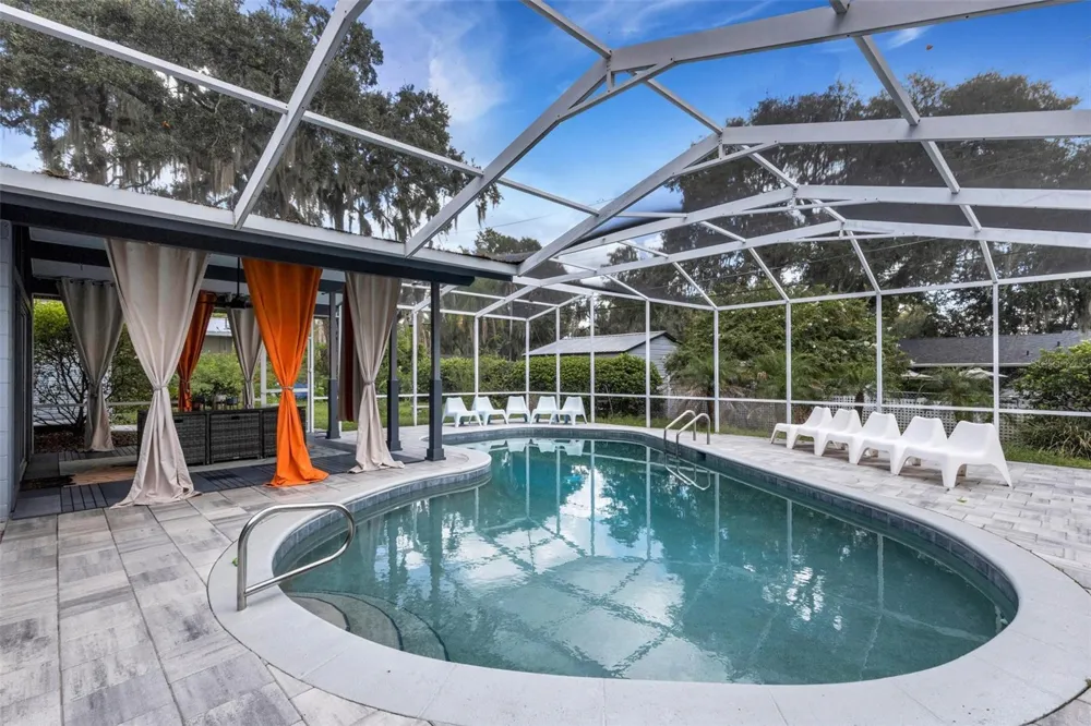 2634 COLLINS AVENUE Lakeland, FL 33803