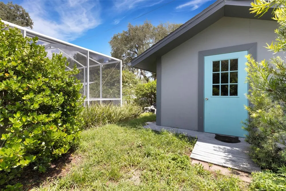 2634 COLLINS AVENUE Lakeland, FL 33803