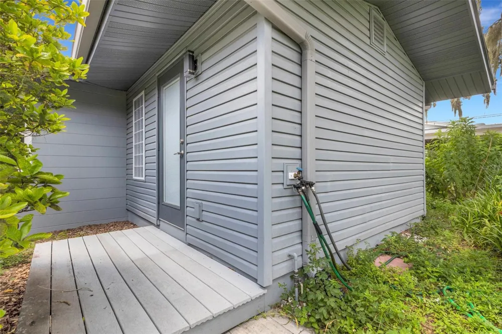 2634 COLLINS AVENUE Lakeland, FL 33803
