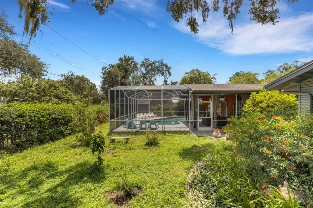 2634 COLLINS AVENUE Lakeland, FL 33803