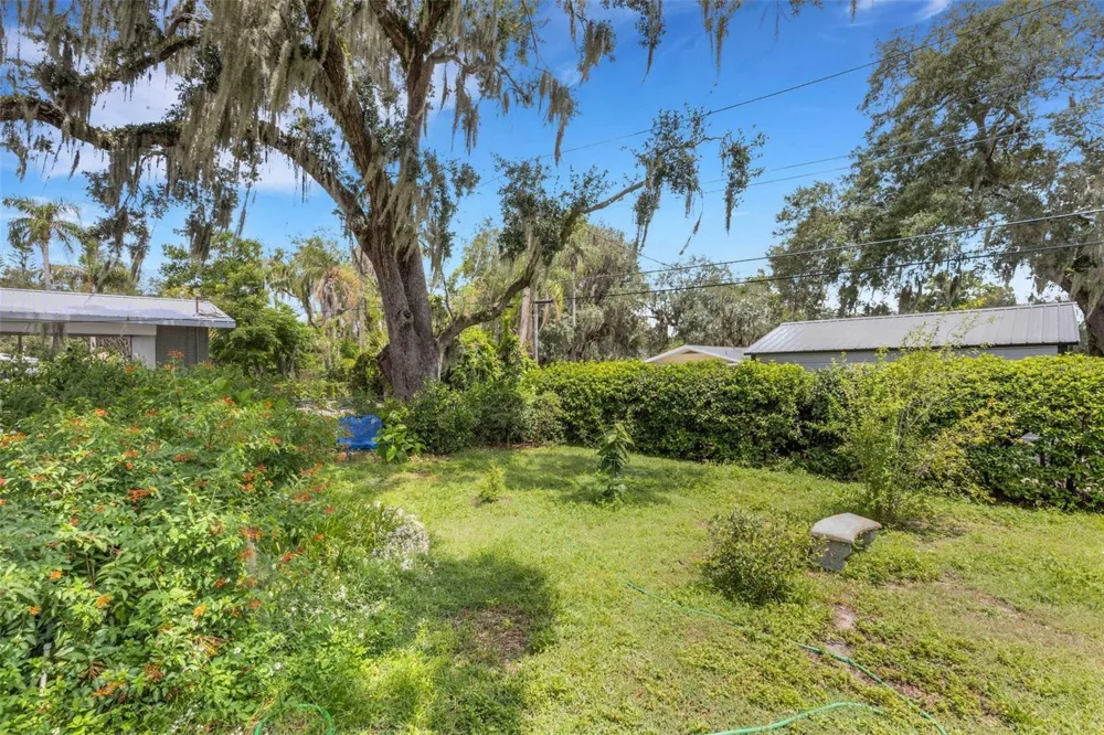 2634 COLLINS AVENUE Lakeland, FL 33803