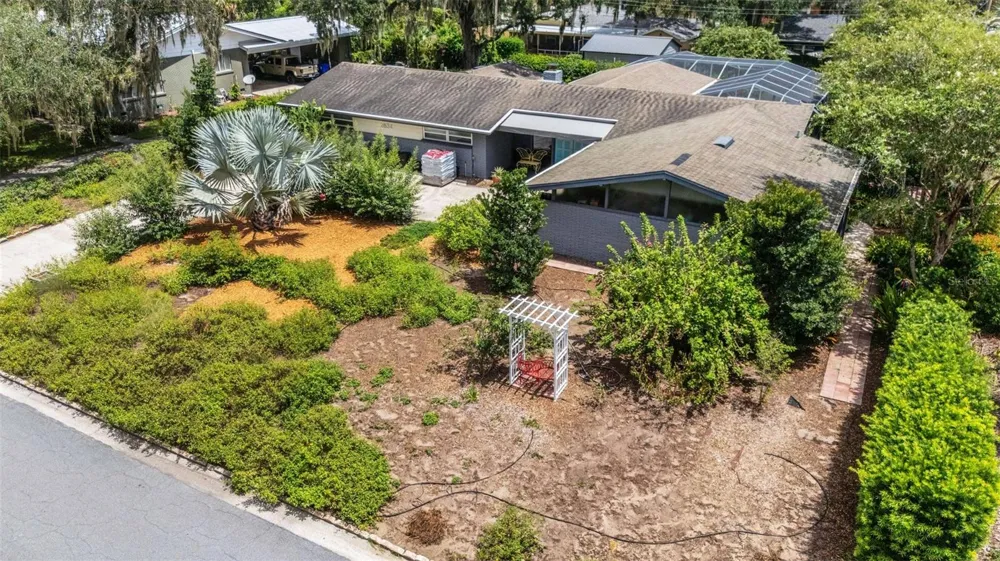 2634 COLLINS AVENUE Lakeland, FL 33803