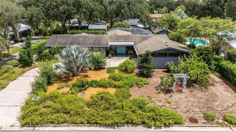 2634 COLLINS AVENUE Lakeland, FL 33803