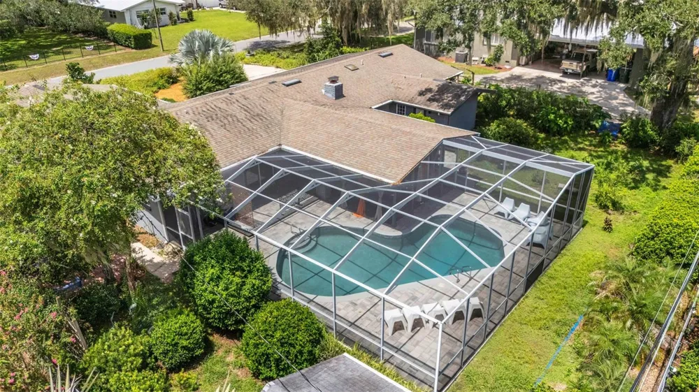 2634 COLLINS AVENUE Lakeland, FL 33803