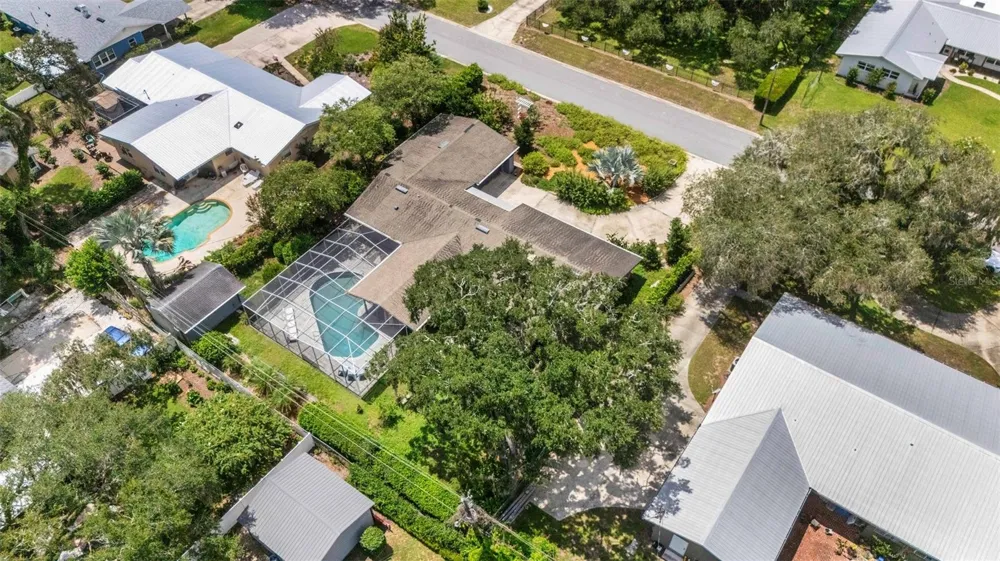 2634 COLLINS AVENUE Lakeland, FL 33803