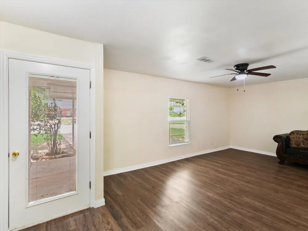 4901 Richardson Street Fort Worth, TX 76119