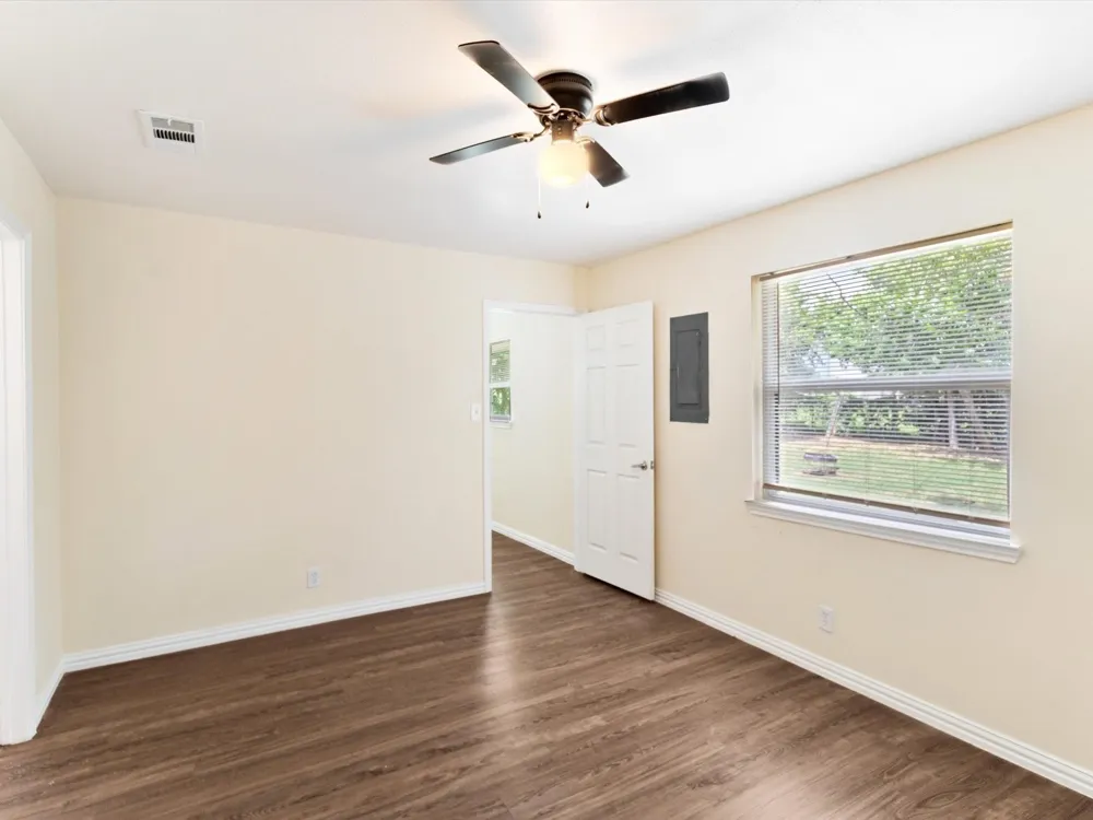 4901 Richardson Street Fort Worth, TX 76119