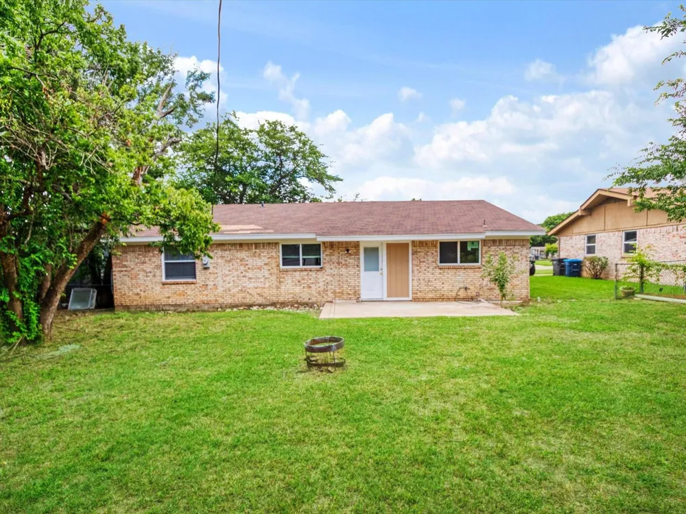 4901 Richardson Street Fort Worth, TX 76119