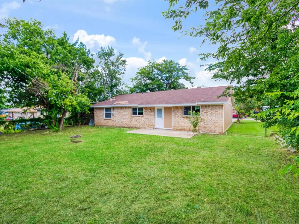 4901 Richardson Street Fort Worth, TX 76119