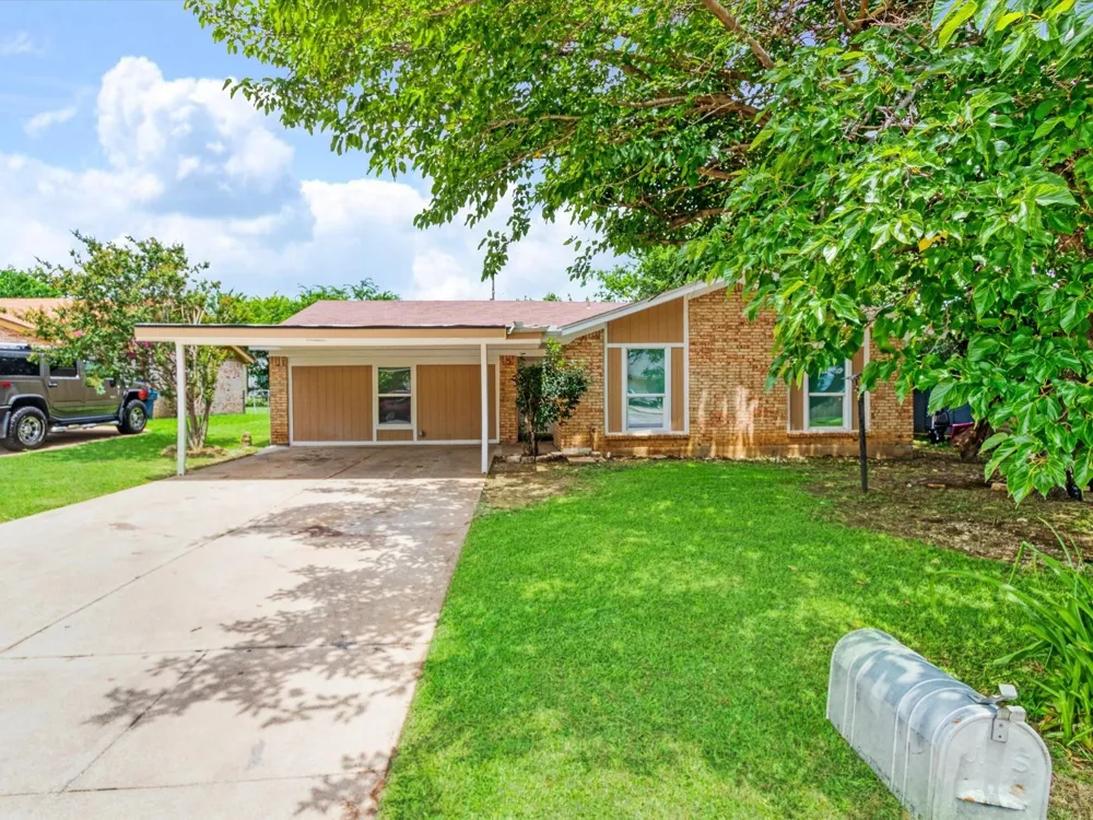 4901 Richardson Street Fort Worth, TX 76119