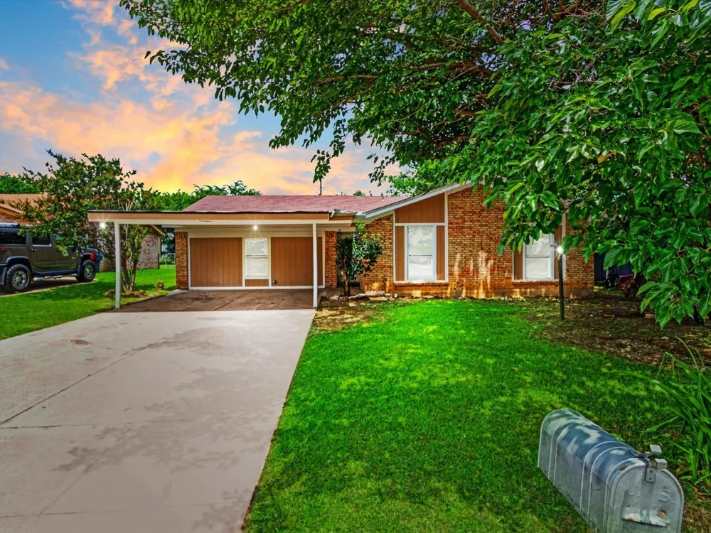 4901 Richardson Street Fort Worth, TX 76119
