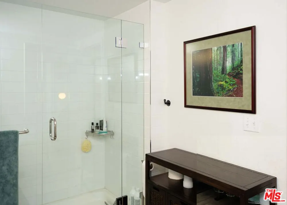 4215 Glencoe Avenue #428 Los Angeles, CA 90292
