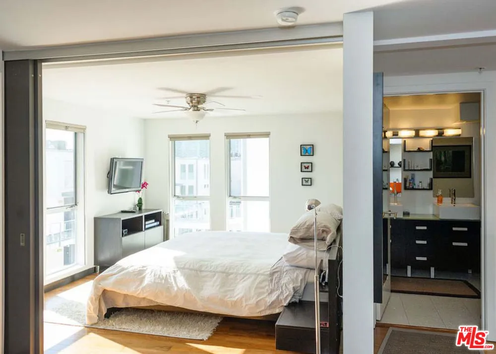4215 Glencoe Avenue #428 Los Angeles, CA 90292