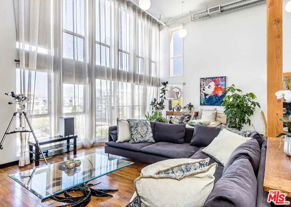 4215 Glencoe Avenue #428 Los Angeles, CA 90292
