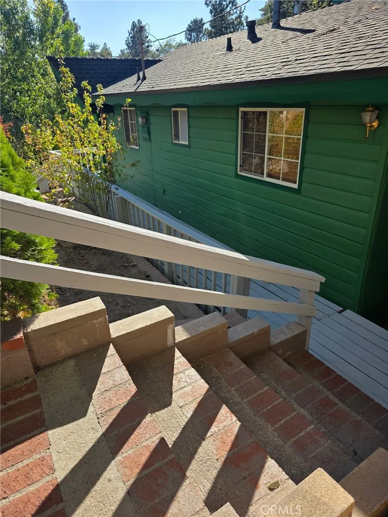 474 Delle Crestline, CA 92325
