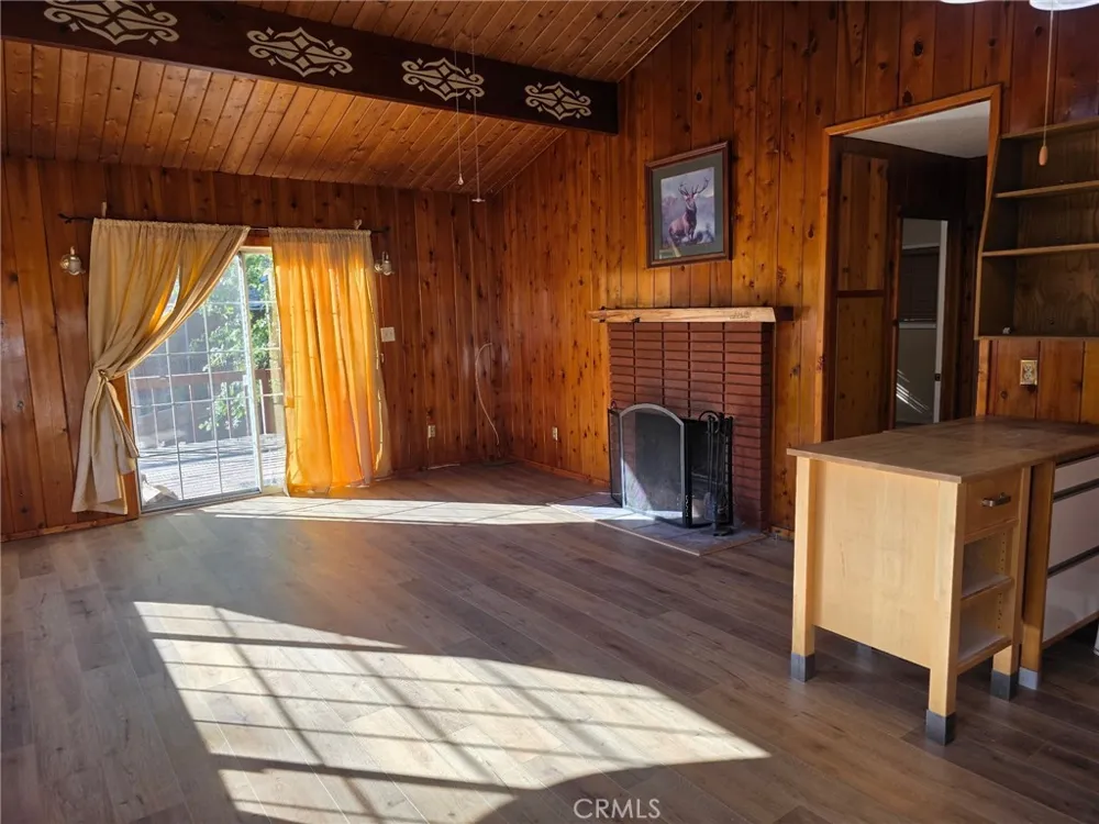 474 Delle Crestline, CA 92325