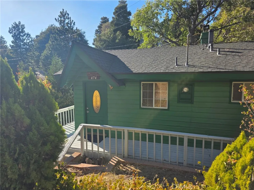 474 Delle Crestline, CA 92325