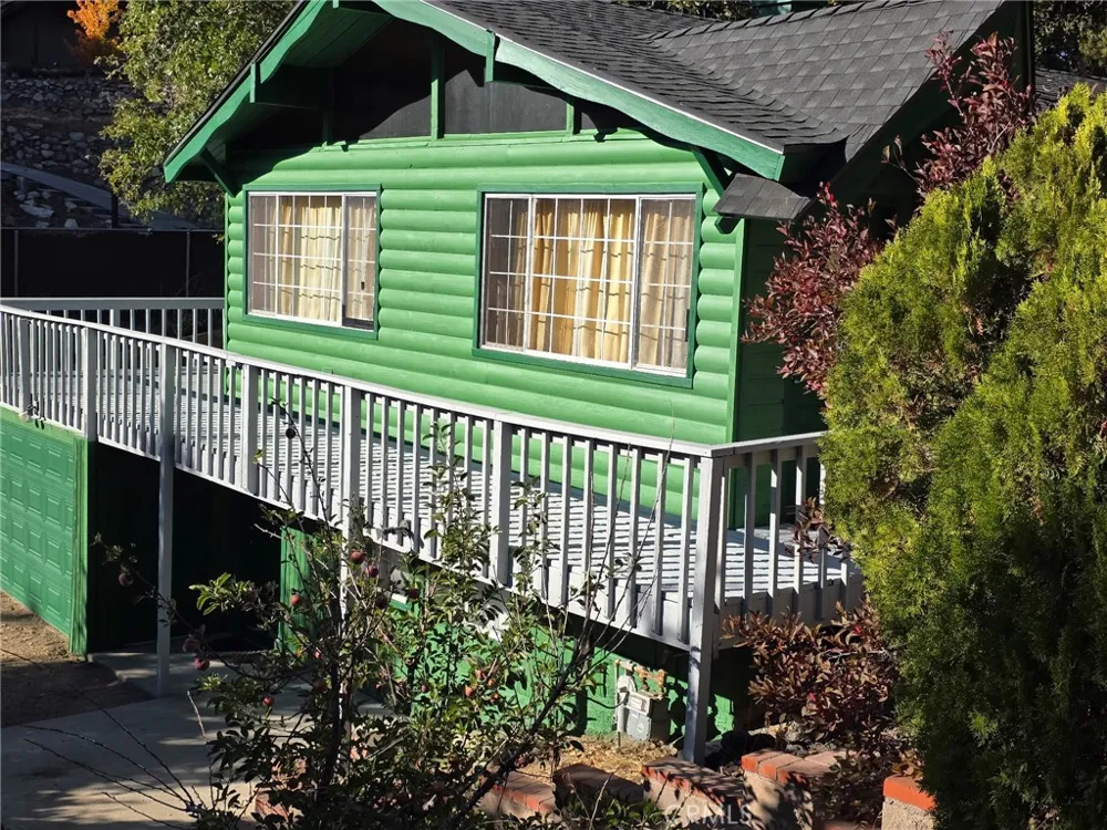 474 Delle Crestline, CA 92325