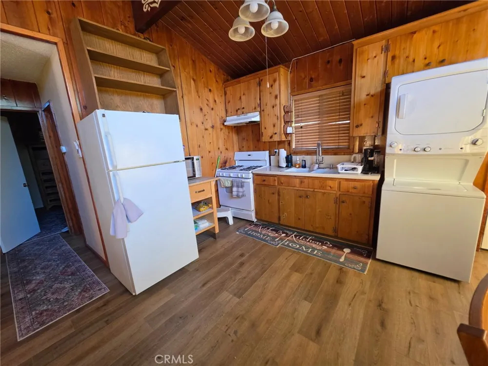 474 Delle Crestline, CA 92325