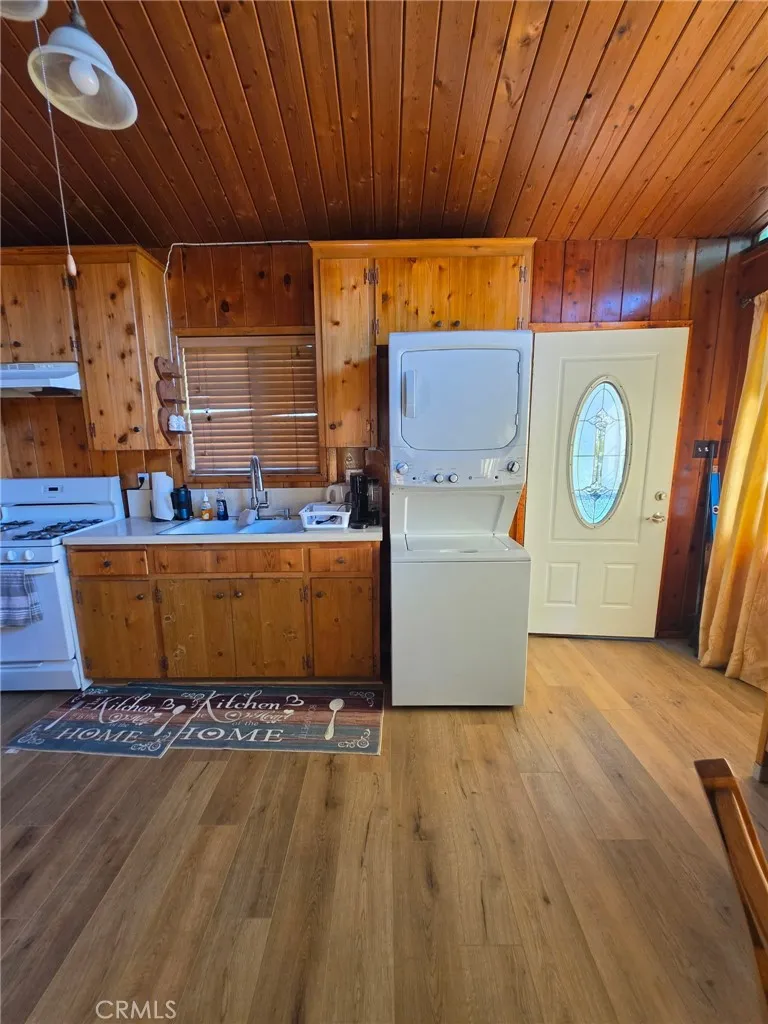 474 Delle Crestline, CA 92325