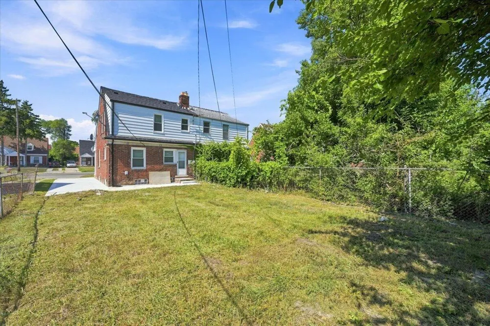 20024 Meyers Road Detroit, MI 48235