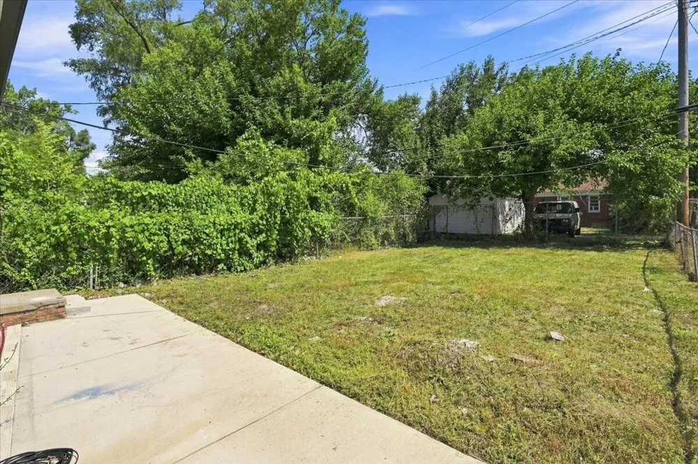 20024 Meyers Road Detroit, MI 48235