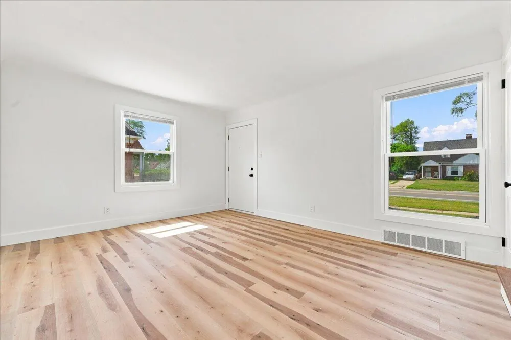 20024 Meyers Road Detroit, MI 48235