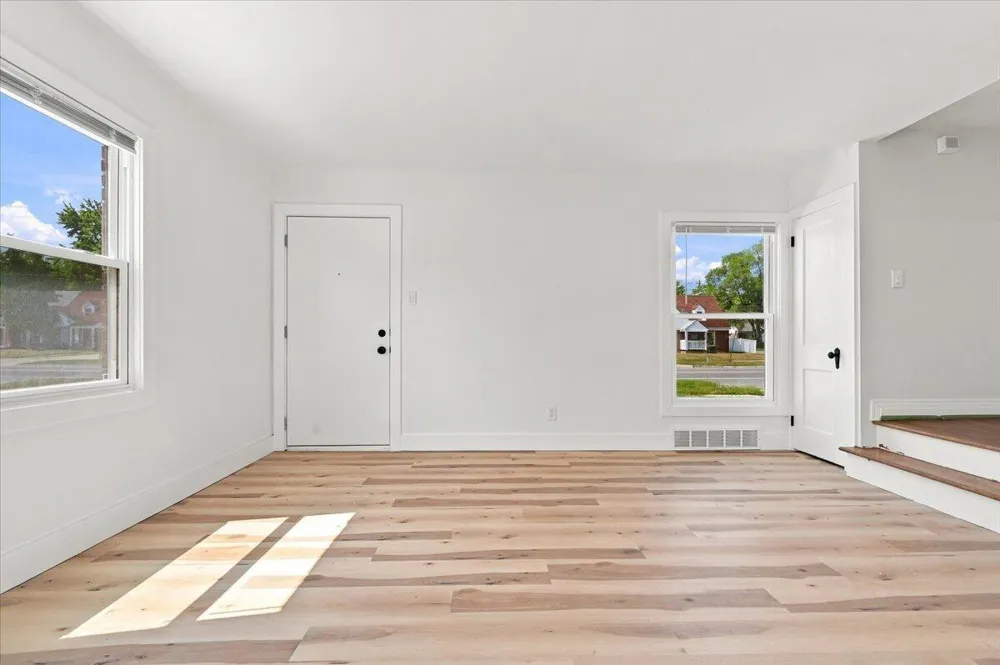 20024 Meyers Road Detroit, MI 48235