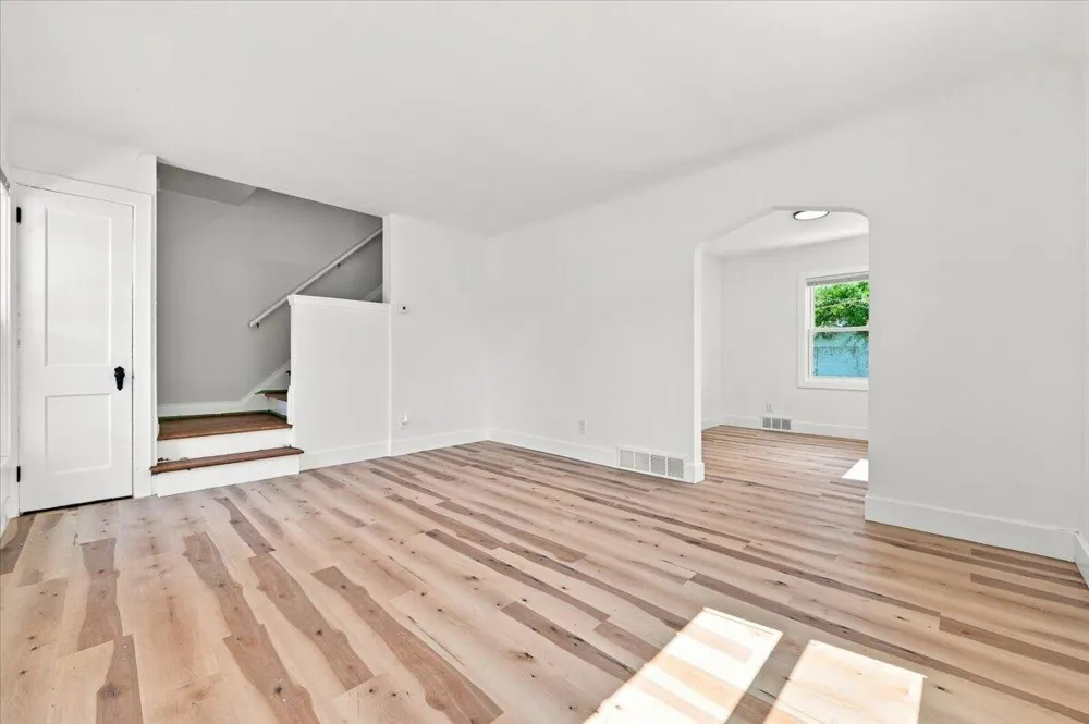 20024 Meyers Road Detroit, MI 48235