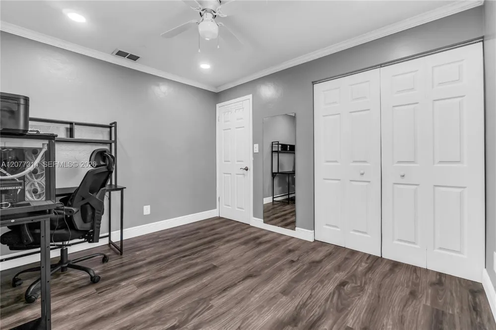 841 NE 59th St Oakland Park, FL 33334