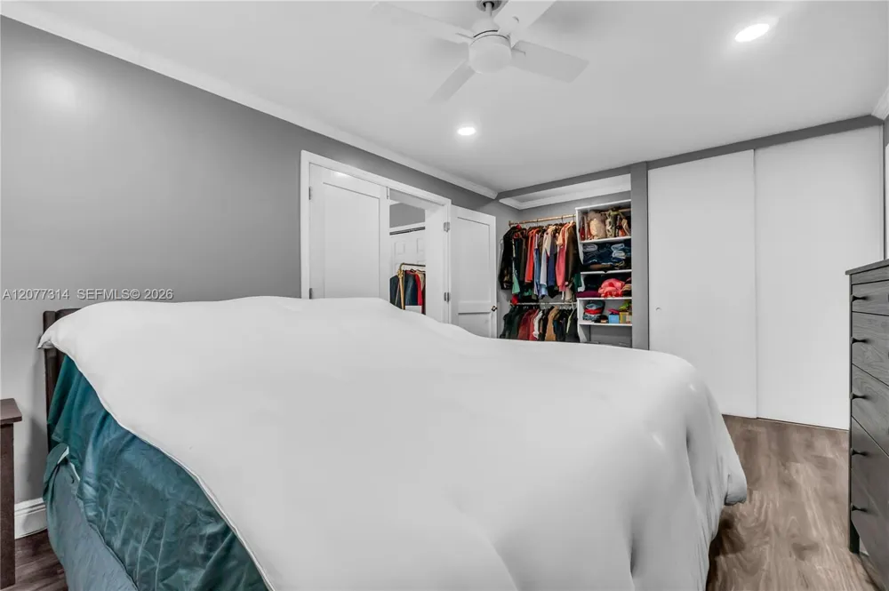 841 NE 59th St Oakland Park, FL 33334