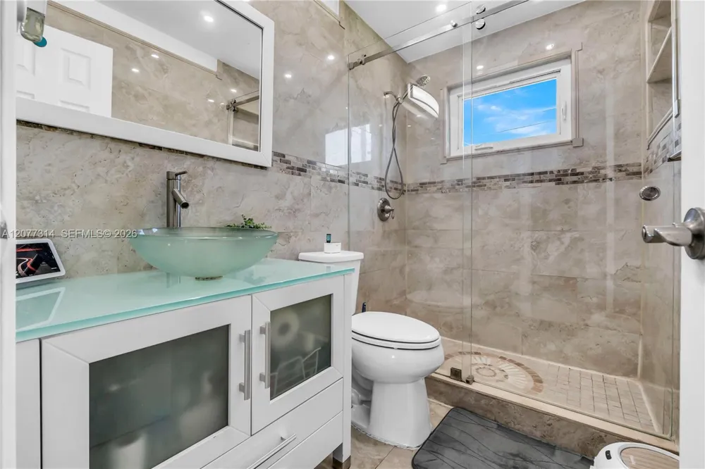 841 NE 59th St Oakland Park, FL 33334