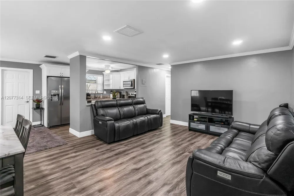841 NE 59th St Oakland Park, FL 33334