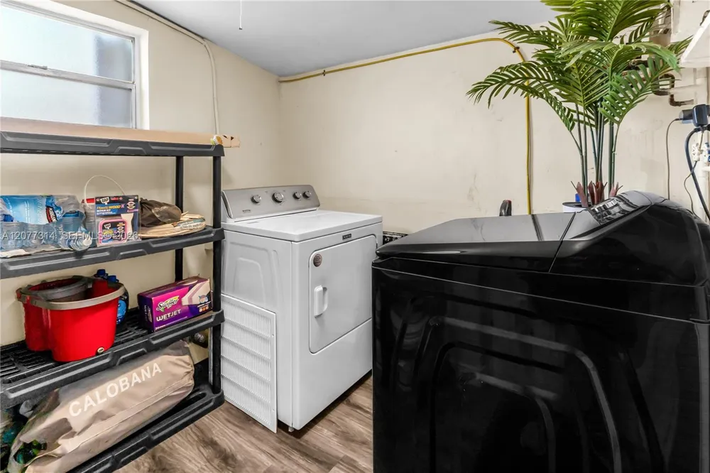 841 NE 59th St Oakland Park, FL 33334