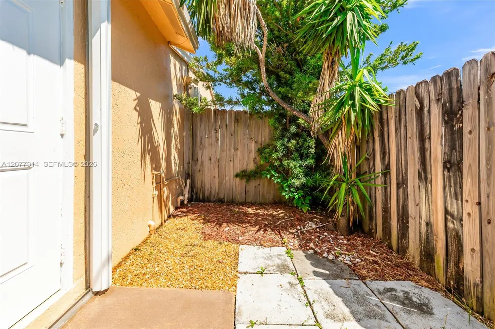 841 NE 59th St Oakland Park, FL 33334