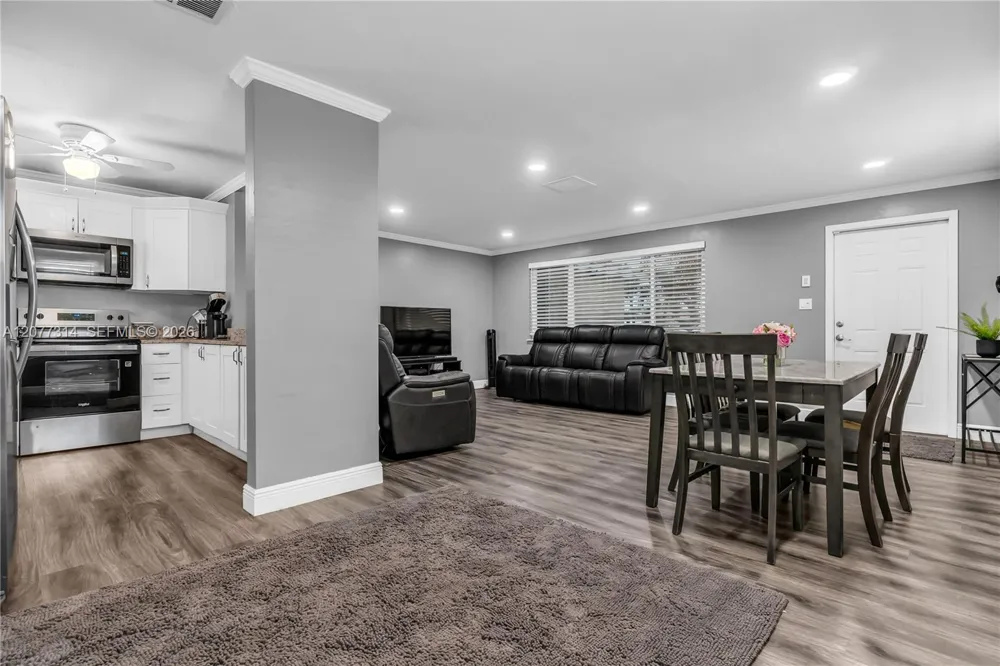 841 NE 59th St Oakland Park, FL 33334