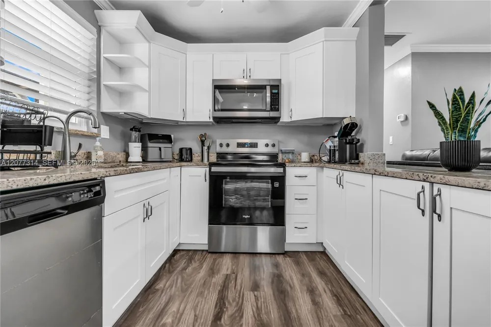 841 NE 59th St Oakland Park, FL 33334