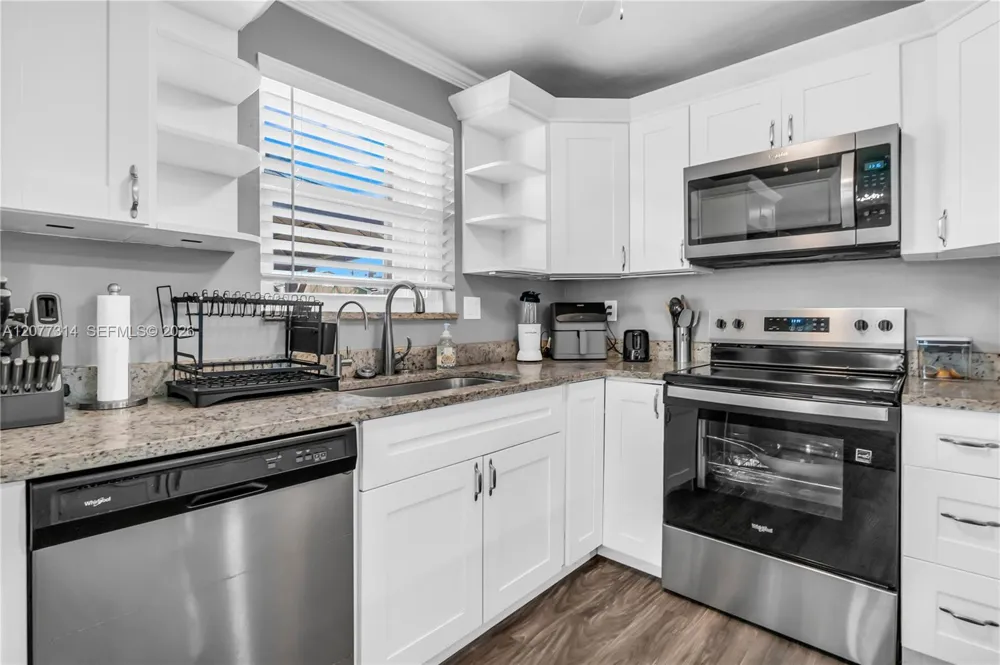 841 NE 59th St Oakland Park, FL 33334