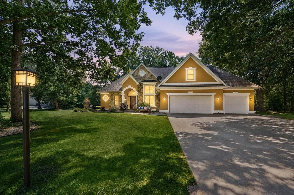 11349 Oak Court Wheatfield, IN 46392