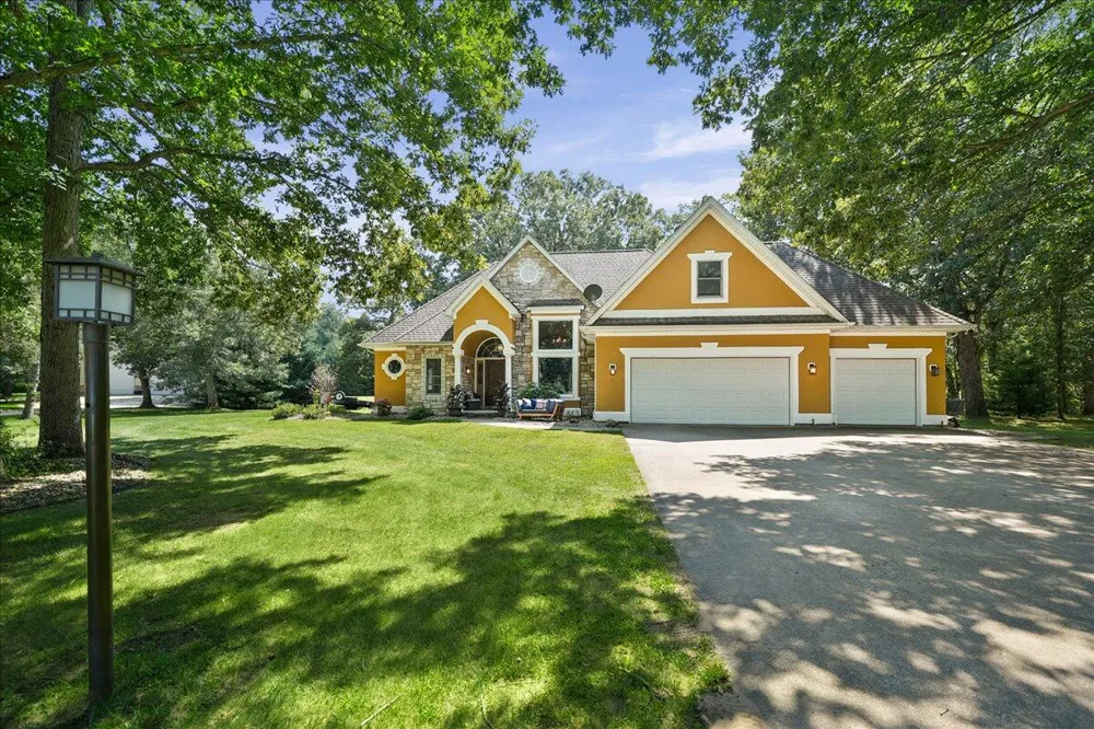 11349 Oak Court Wheatfield, IN 46392