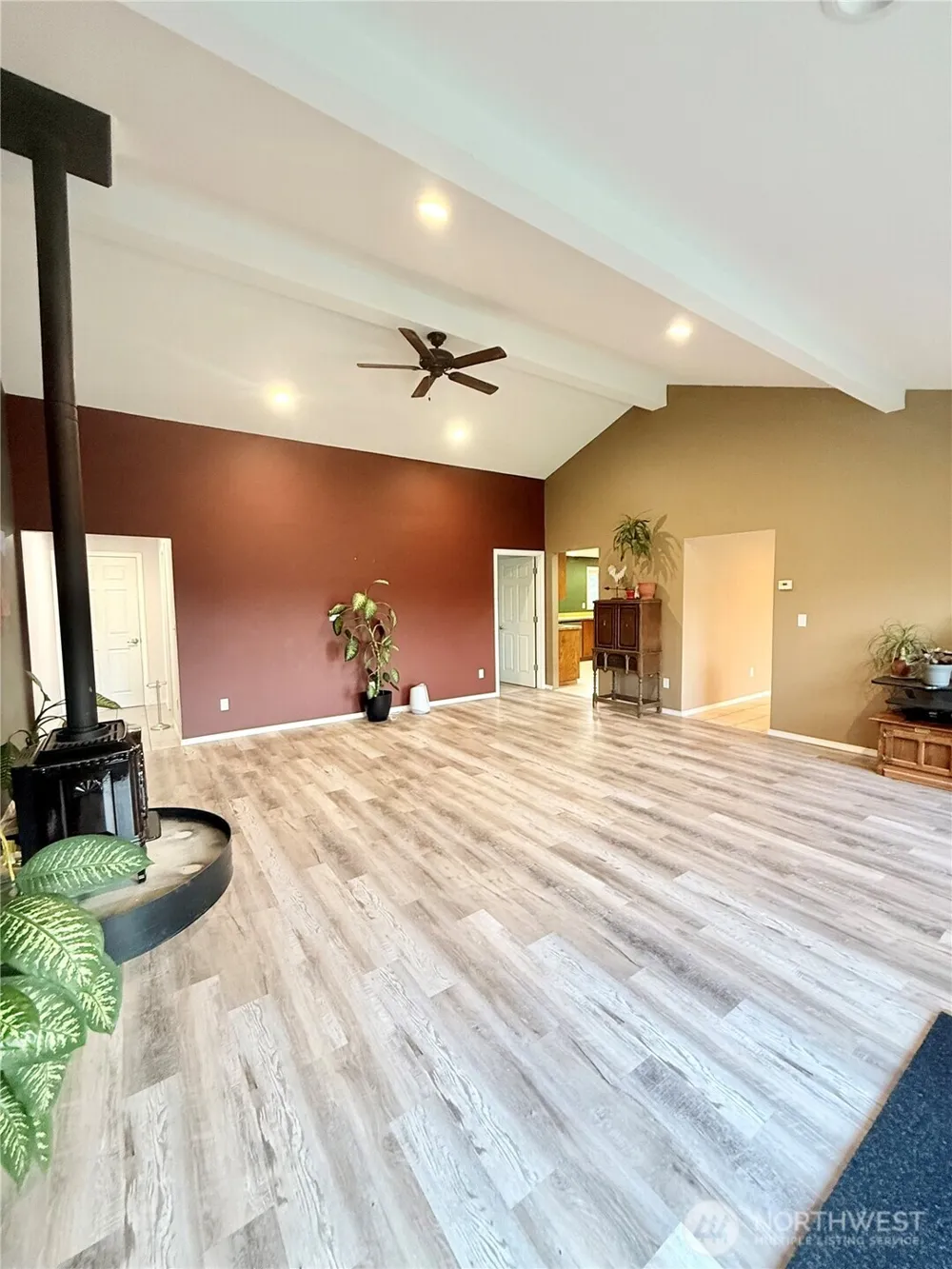 28 Dixon Road Omak, WA 98841