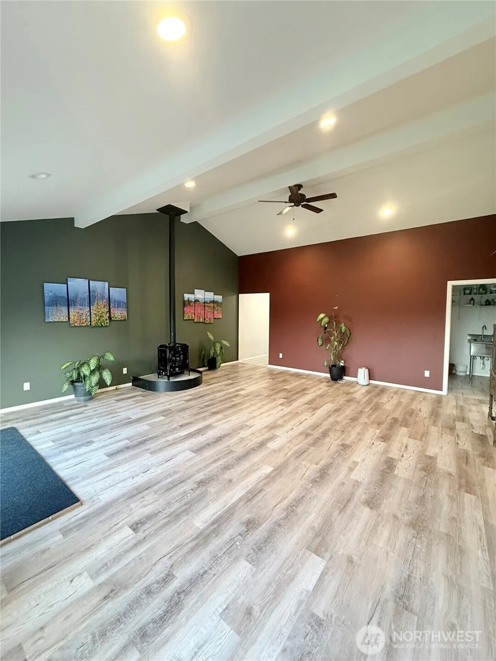 28 Dixon Road Omak, WA 98841