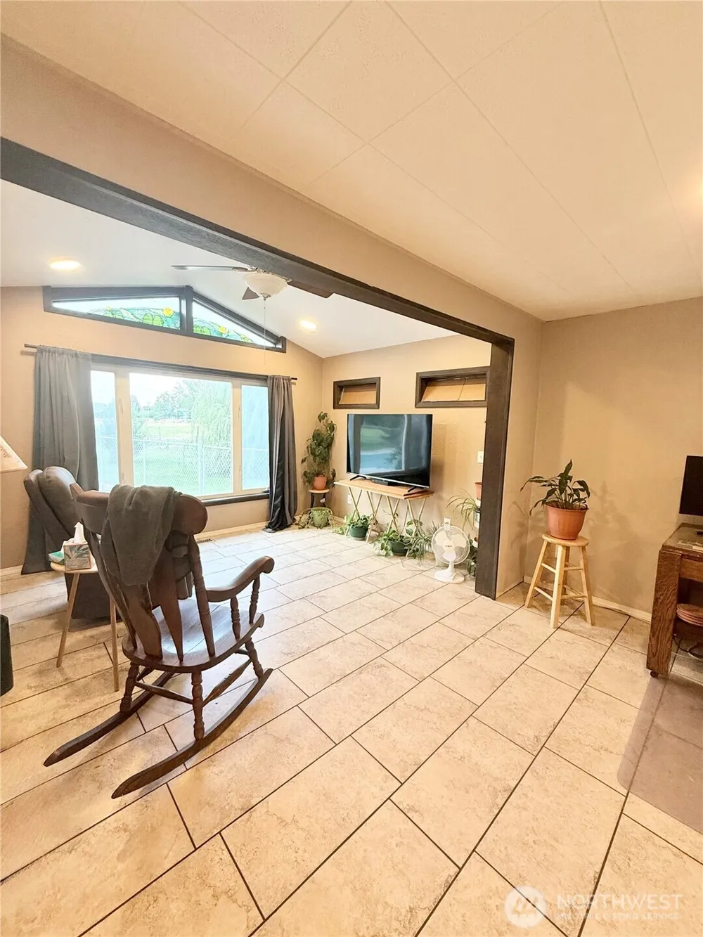 28 Dixon Road Omak, WA 98841