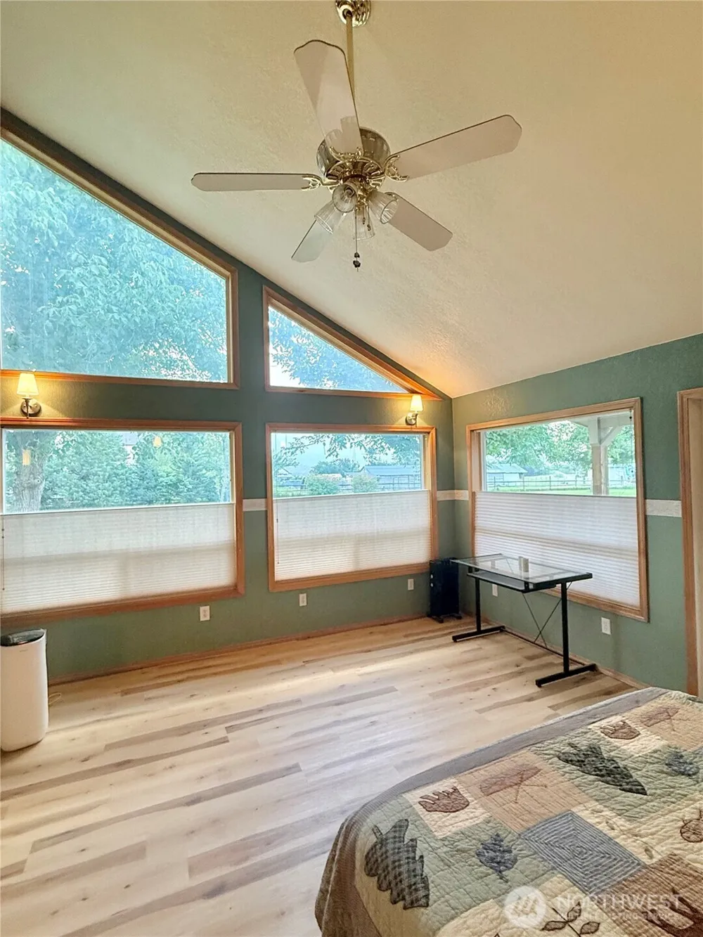 28 Dixon Road Omak, WA 98841